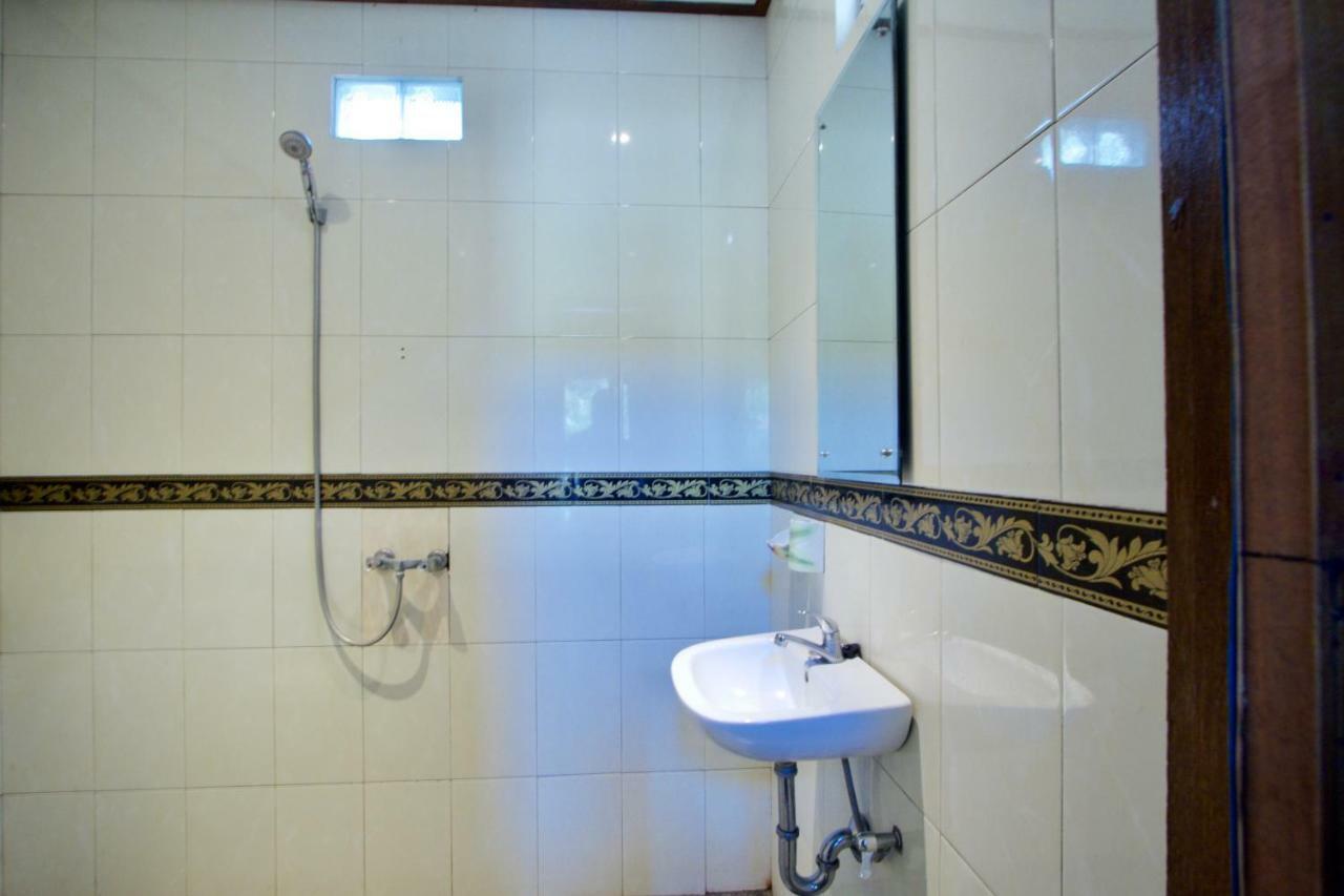 Adi Bungalow Nusa Penida Redpartner Ped Exterior photo